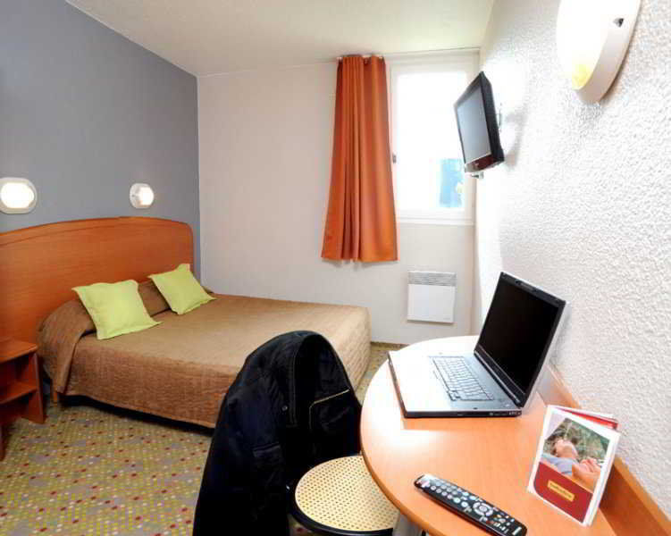 Brit Hotel Essentiel Tours Nord Exteriér fotografie