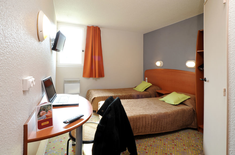 Brit Hotel Essentiel Tours Nord Exteriér fotografie